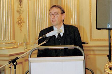 der frühere HFH-Kanzler Uwe Ploch bei einer Rede
