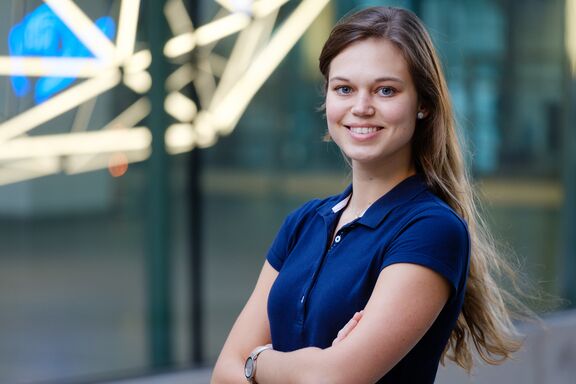 Portrait HFH-Studentin Nina Rüter quer